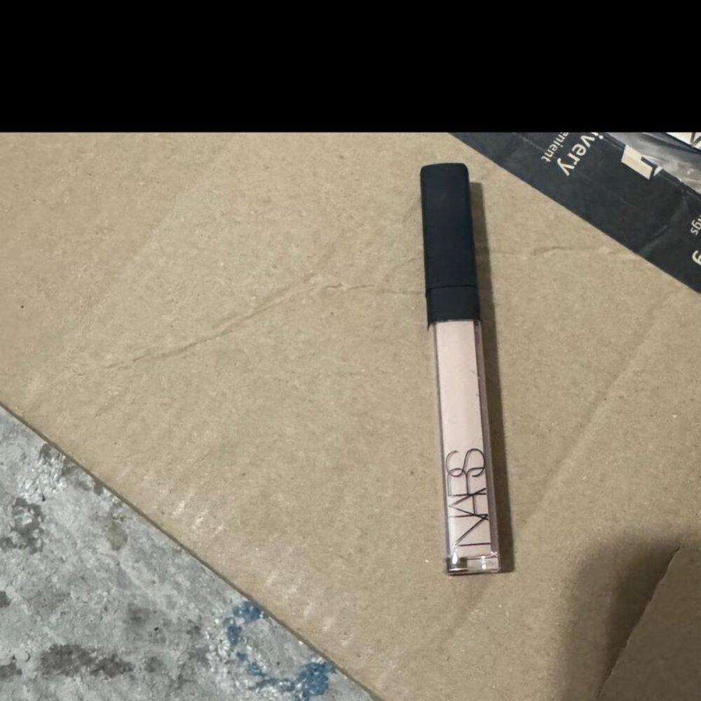Nars RADIANT CREAMY CONCEALER - Picture 4 of 5